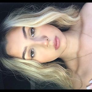 Meet your Posher, Gloria